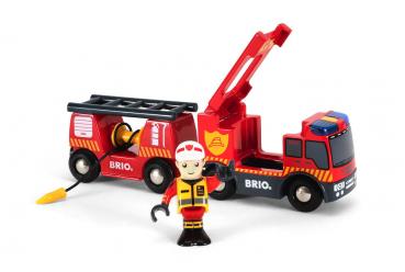 Brio World Eisenbahn Fahrzeug Feuerwehr Leiterfahrzeug mit Licht und Sound 3 Teile 33811