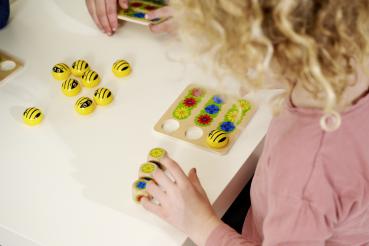 Noris Kinderspiel Würfelspiel Bee Yatzy Würfelspaß Blüten und Bienen 606012088