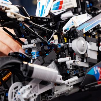 LEGO® Technic BMW M 1000 RR 1920 Teile 42130