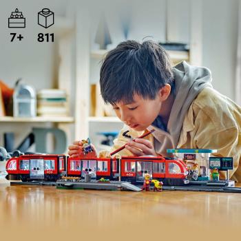 LEGO® City Straßenbahn mit Haltestelle 811 Teile 60423