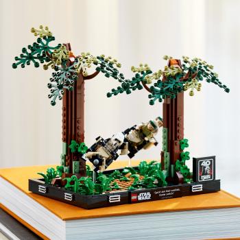 LEGO® Star Wars™ Verfolgungsjagd auf Endor™ - Diorama 608 Teile 75353