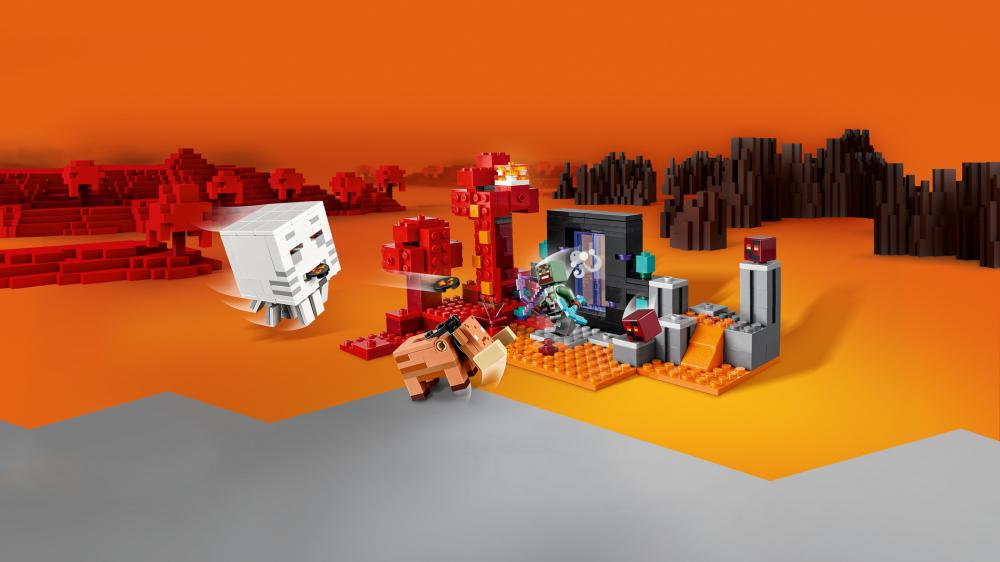 LEGO® Minecraft™ Hinterhalt am Netherportal 352 Teile 21255