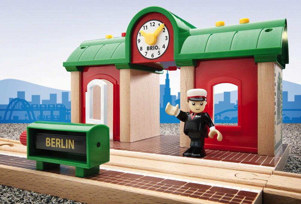 Brio World Eisenbahn Gebäude Sprechender Bahnhof 3 Teile 33578