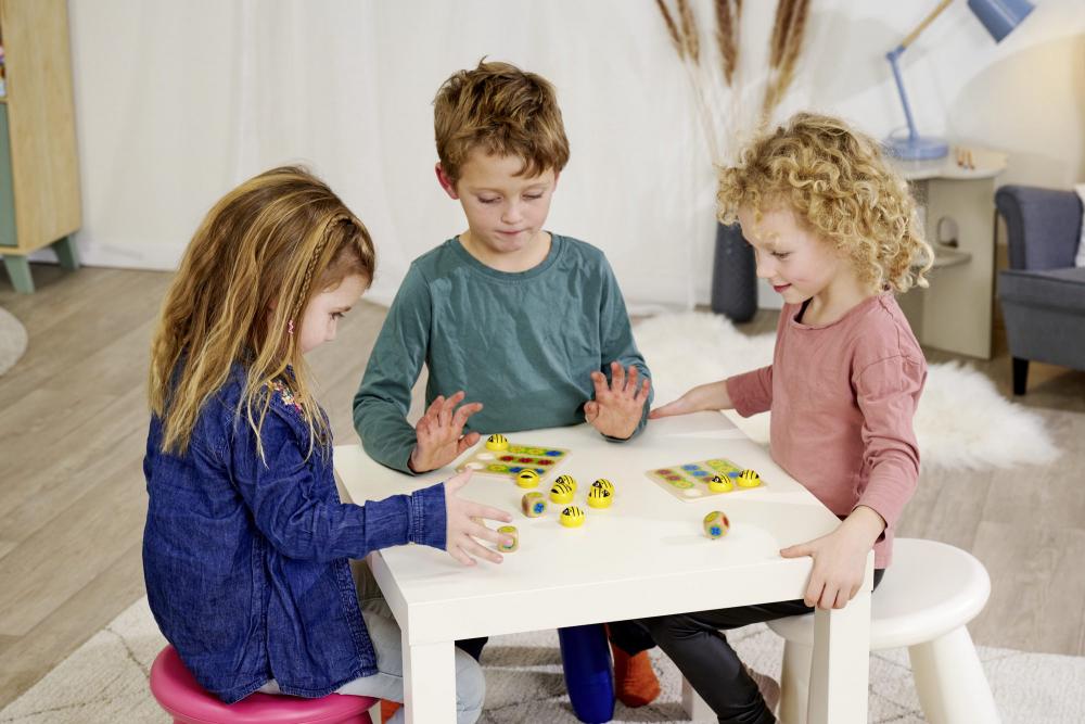 Noris Kinderspiel Würfelspiel Bee Yatzy Würfelspaß Blüten und Bienen 606012088