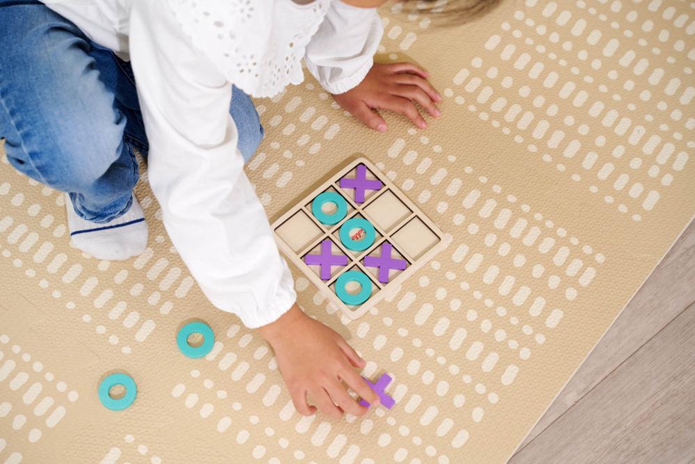 Eichhorn Kinderspiel Strategiespiel Games Tic Tac Toe Spiel 100002812