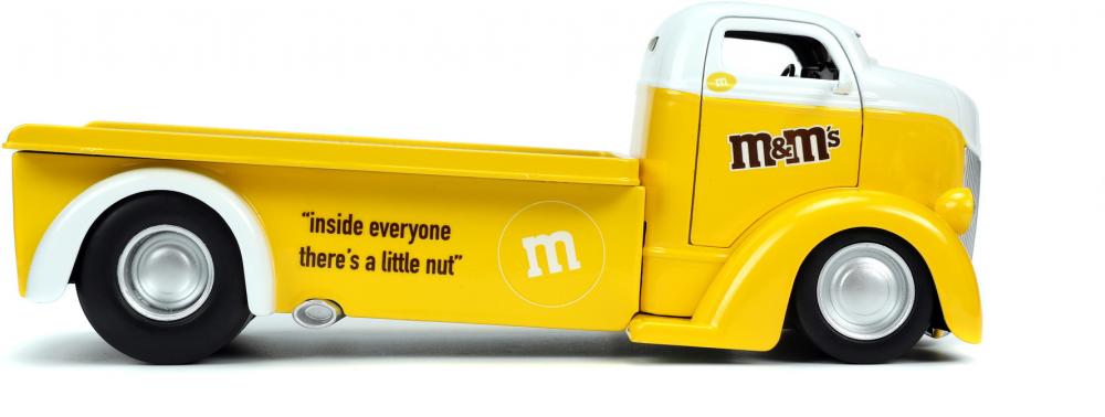 Jada Modellauto Hollywood Rides M&Ms Yellow 1947 Ford COE Flatbed mit Figur 1:24 253255066